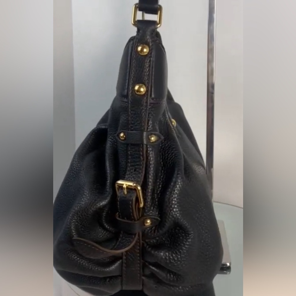 FLASH SALE🔥🔥LOWEST PRICE🔥NO OFFERS🔥LOUIS VUITTON MAHINA CROSSBODY W/COA💗💗💗💗 - Picture 8 of 12